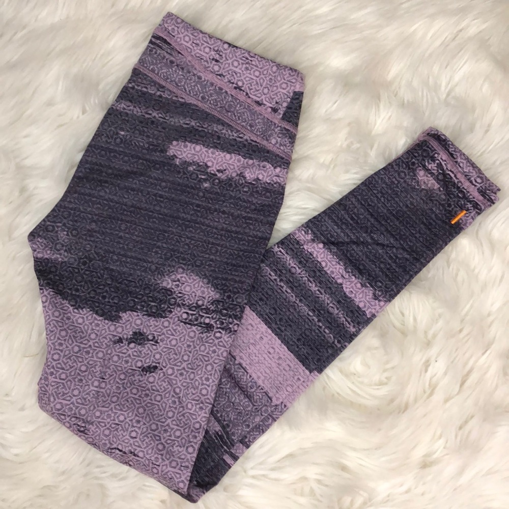 NWOT! 🆕 LUCY Pattern Lined Leggings